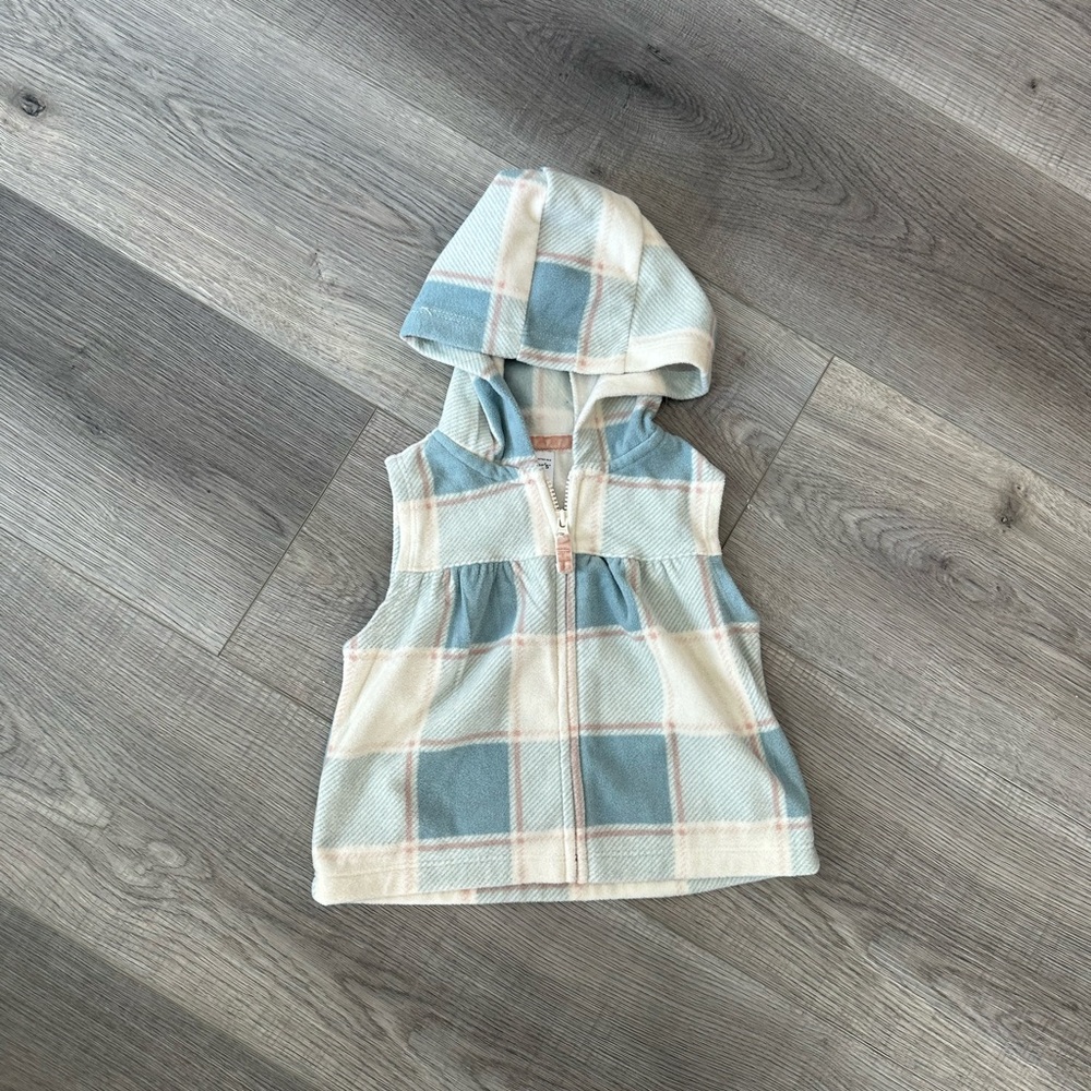 4/20$ Carter's Plaid Hooded Baby Sleeveless Vest size 6 months